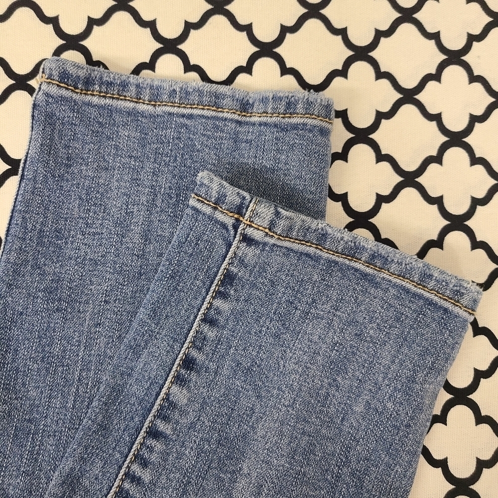 Maurices Distressed Patch Jeans Size 3 / 4 - Picture 6 of 6